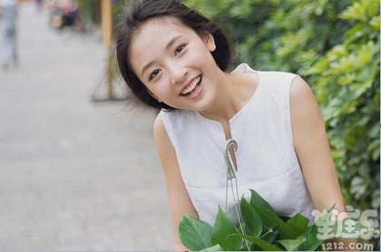 女人梦见别人家墙倒