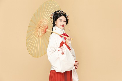 女人右手断掌代表什么