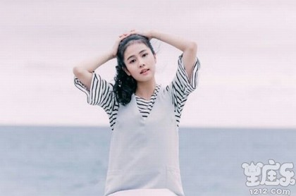 塔罗圣杯女王