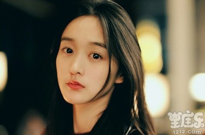 女人嘴唇上痣相图解口舌